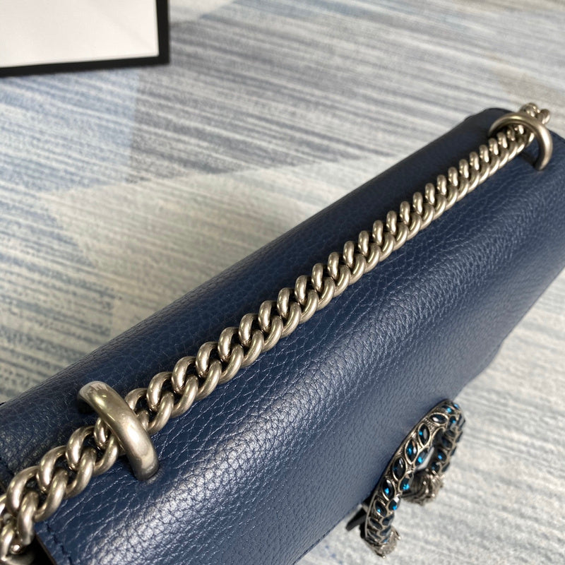 Interior view of sleek elevated women's handbag – women's everyday handbag