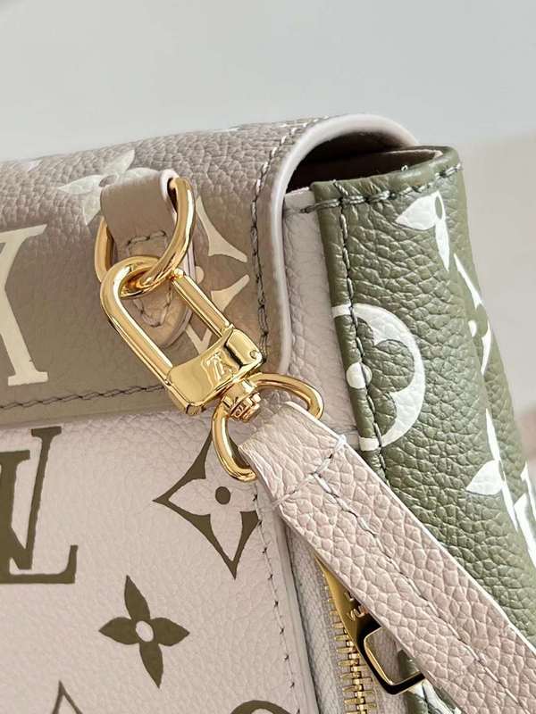 Handle and strap detail of signature polished women's handbag – women's premium purse