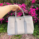 Fluid handbag styled for everyday wear