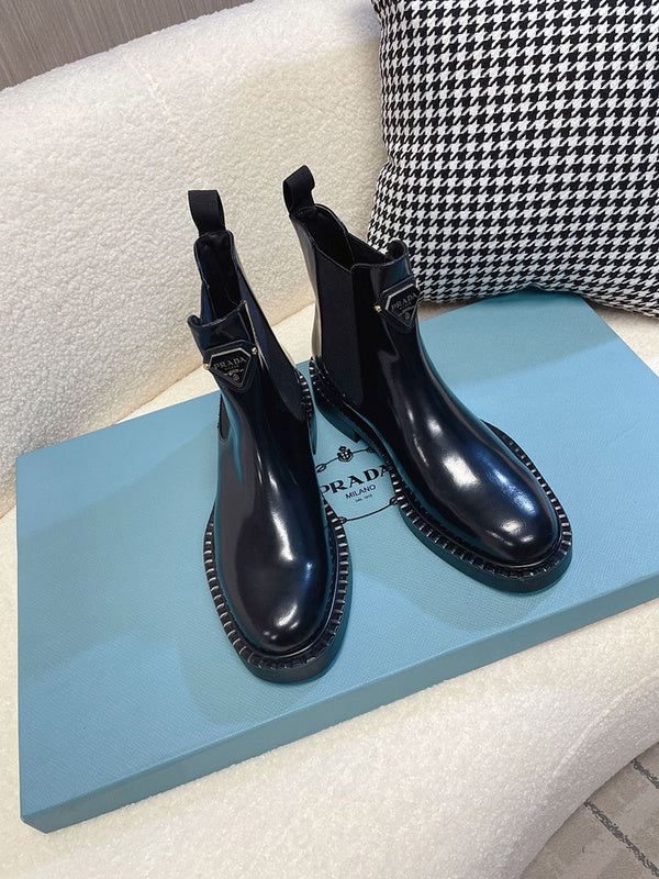 Front view of Prada luxury piece style No.129