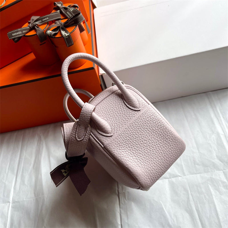  modern everyday bag styled with outfit 12