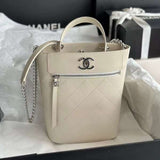 Zivas Charm Effortless Elegance Luxury Handbag (Timeless Wardrobe Addition) – Detail View