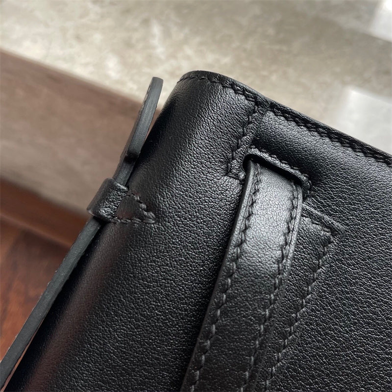  essential shoulder bag styled with outfit 72