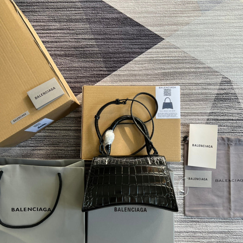 Interior view of structured elevated women's handbag – women's statement bag