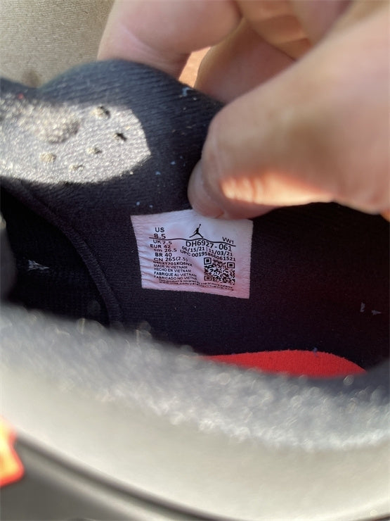 Nike Men's & Women's Designer Street Sneakers — Style 242 interior view
