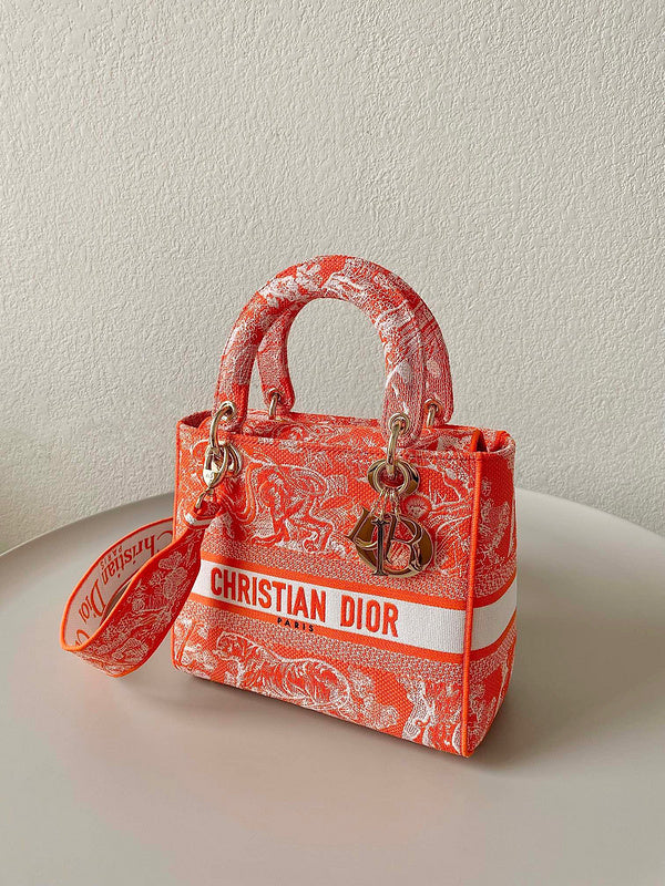 Side profile of refined sleek women's handbag – women's designer-style accessory