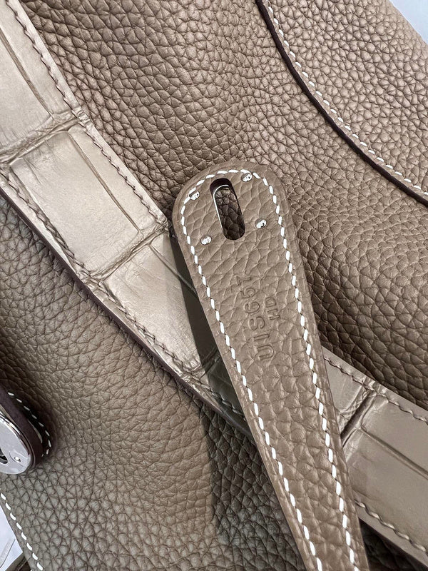 Interior view of effortless premium bag