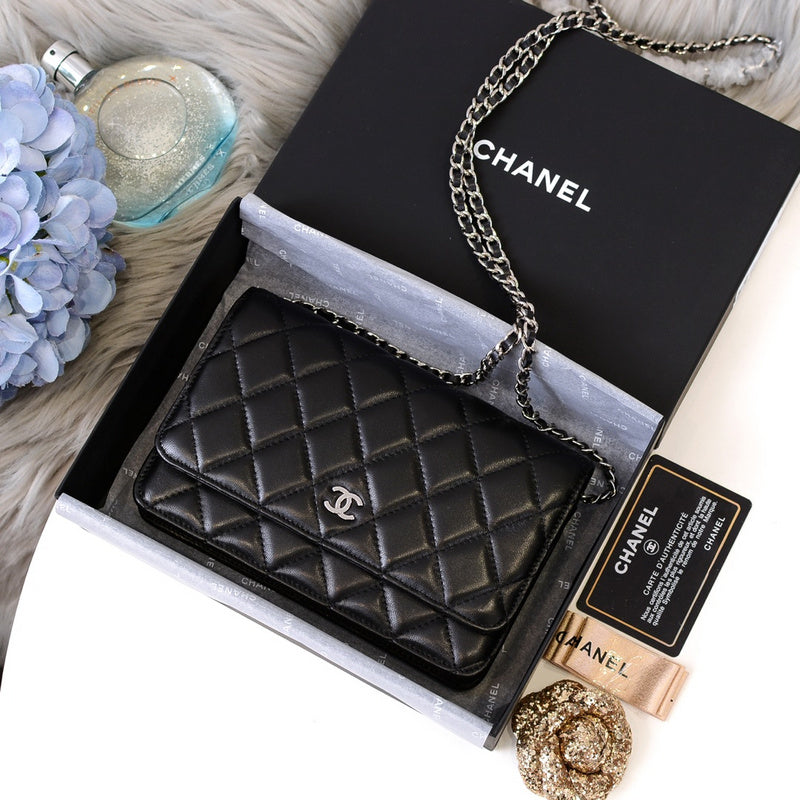  women's handbag, versatile design, view 1