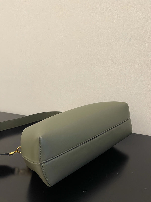 Ziva's Charm handbag – product shot (26cm*9.5cm*18cm)