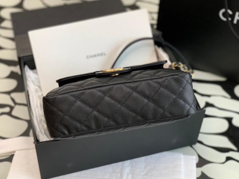 women's handbag, mid design, view 5