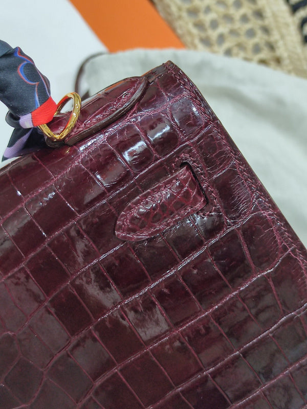 Graceful handbag styled for everyday wear