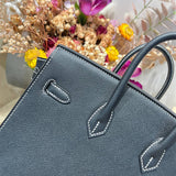  shopper bag interior and compartment view 9