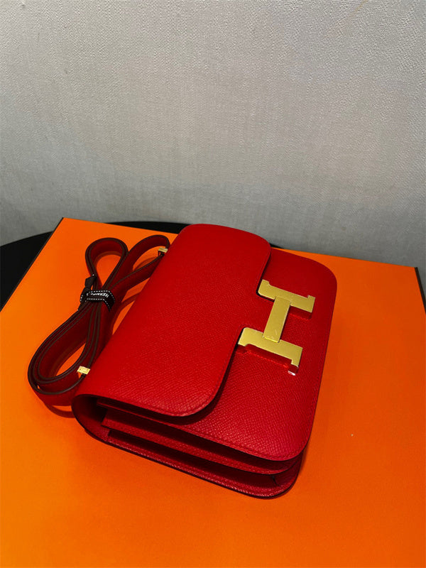  Sleek carryall bag carried on shoulder
