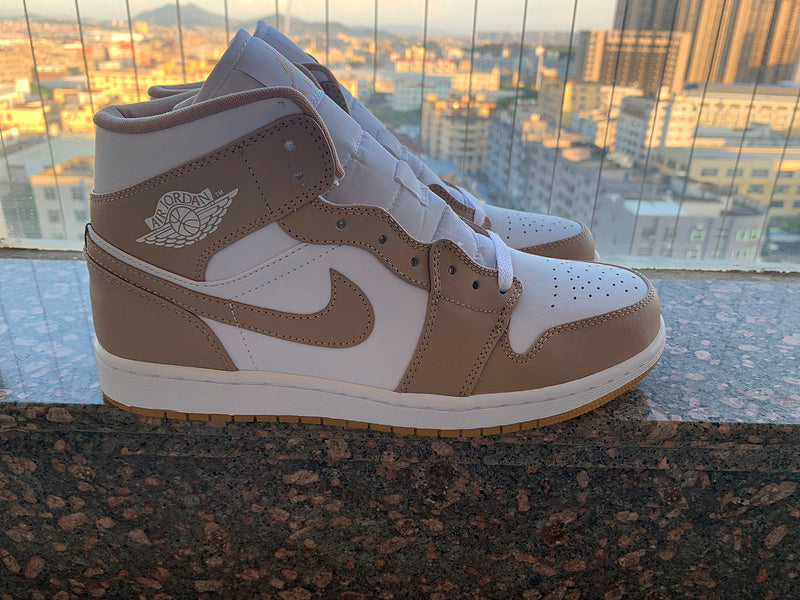Nike Men's & Women's Luxury Low-Top Trainers — Style 189