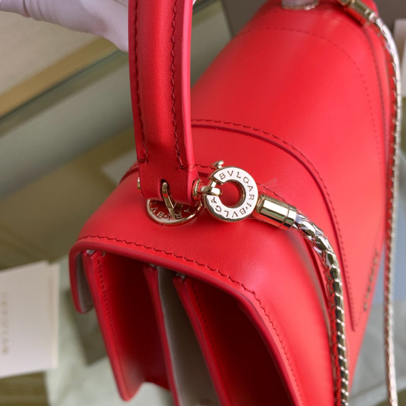 Classic Vegan Leather Handbag - Everyday Elegance | Women's Statement Accessory #1721 - hardware and detail close-up (image 5) of designer-inspired handbag