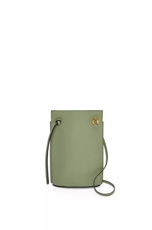 Ziva's Charm handbag – front view (21cm*15cm*5cm)