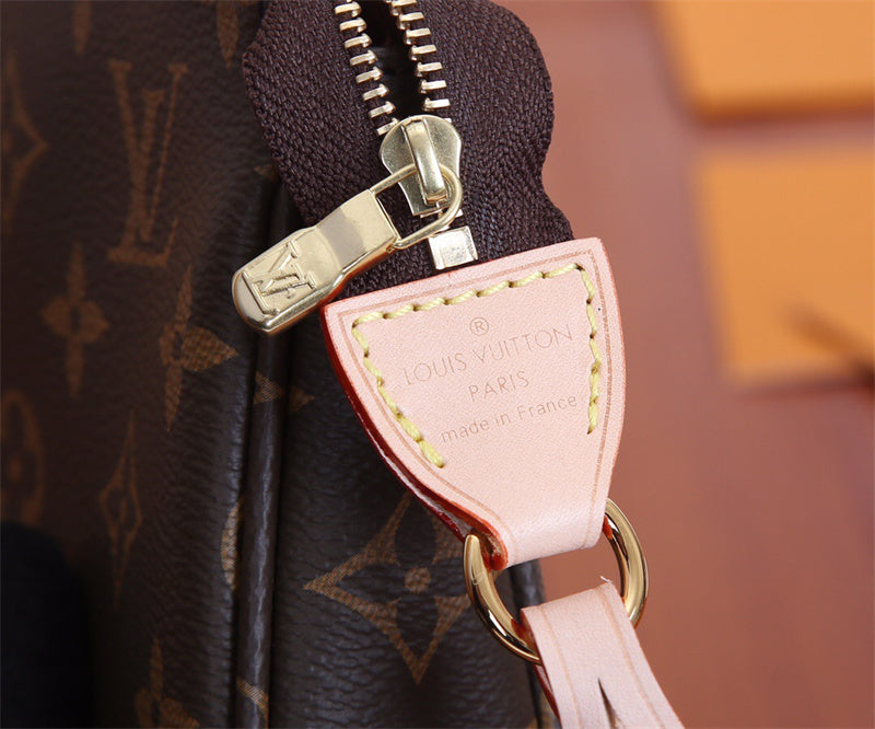  Timeless everyday bag carried on shoulder