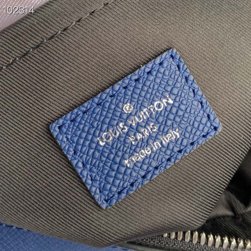 Side profile of statement everyday-luxe women's handbag – women's premium purse