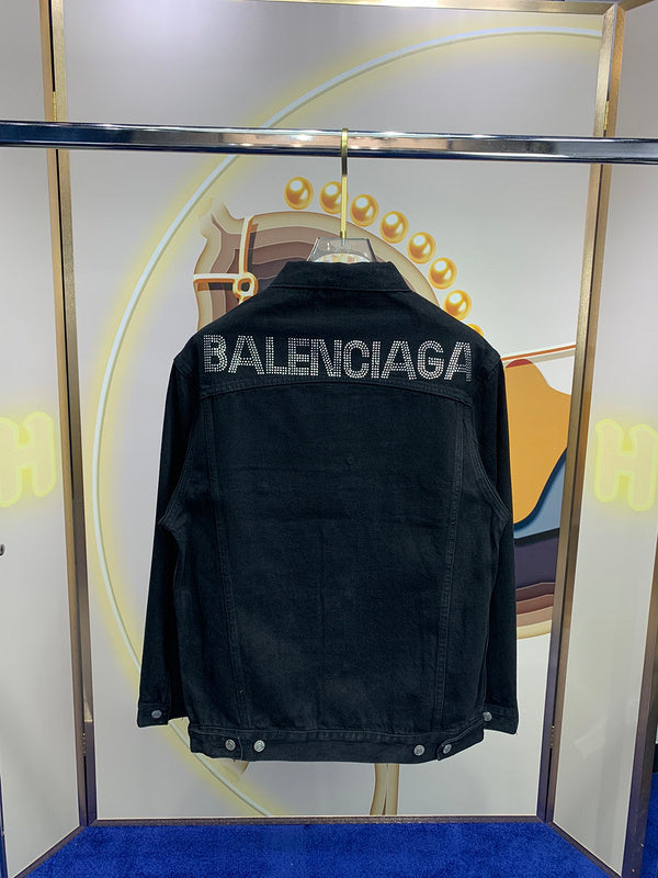 Styling view of Balenciaga luxury piece style No.073