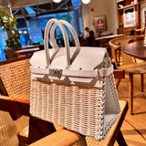  Tailored carryall bag front view 19