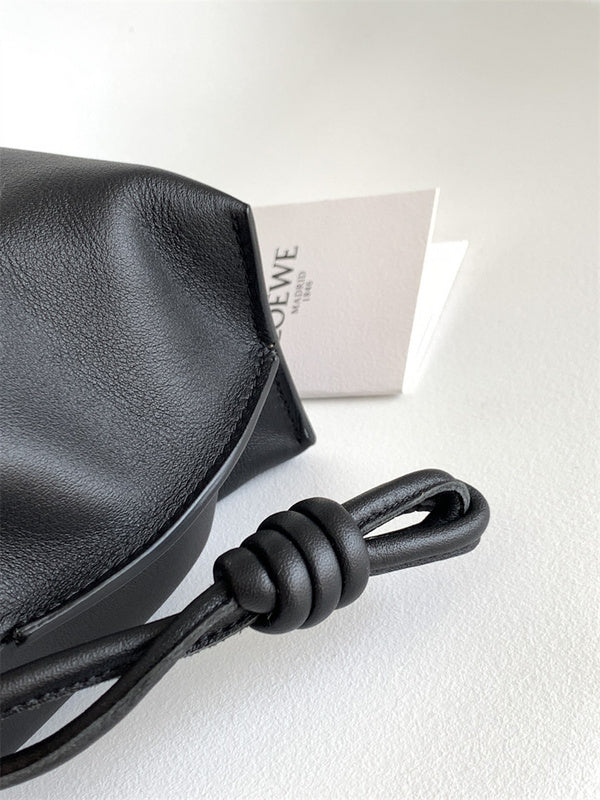 Ziva's Charm handbag – interior view (23cm*18cm*9cm)
