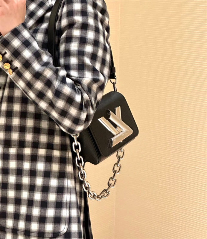  effortless everyday bag styled with outfit 18