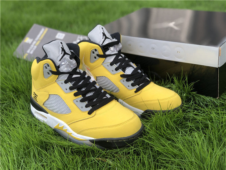 Nike Men's & Women's Iconic Street Trainers — Style 107 interior view