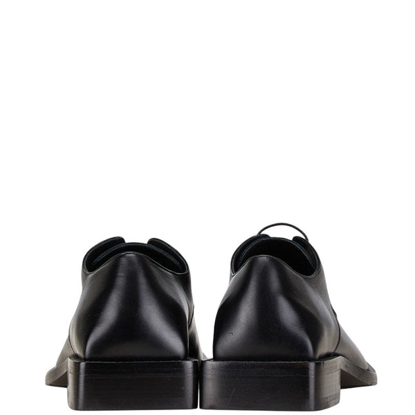Aurelvorax elegant leather Shoe close-up detail