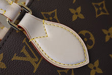 Chic Designer Satchel Bag - Luxury Women's Top Handle Handbag - NM4860