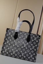 Chic Women's Designer Tote - Luxury Premium Handbag Style - NM4594