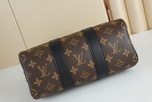 Chic Women's Crossbody Handbag - Luxury Premium Designer Style - NM4702