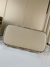 Chic Women's Shoulder Handbag - Luxury Premium Designer Style - NM4780