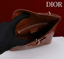 Luxury Signature Top Handle Bag - Elegant Women's Designer Handbag - NM7394