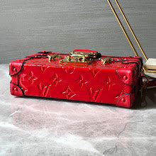 Luxury Monogram Shoulder Bag - Women's Elegant Designer Fashion - NM4213