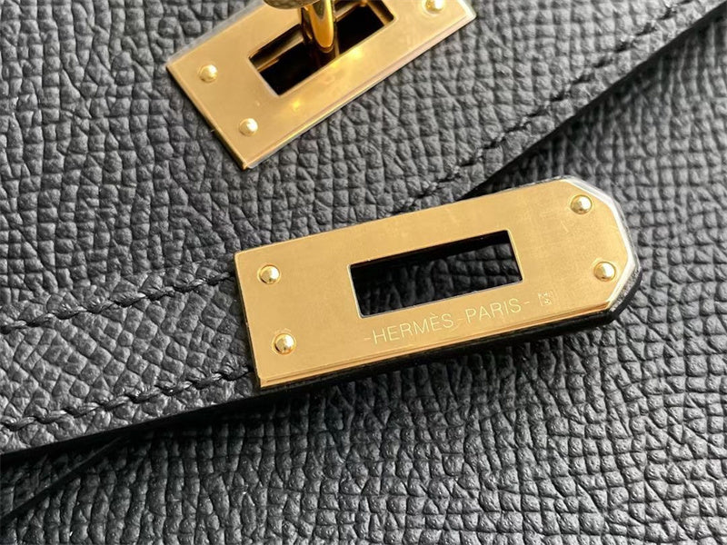  minimalist crossbody bag styled with outfit