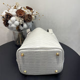  signature tote bag detail view showing craftsmanship 8
