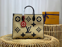 Luxury Structured Shoulder Bag - Women's Premium Designer Fashion - NM5410
