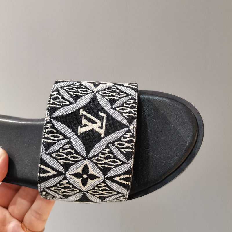 Louis Vuitton shoes Style 233 - top view showing design