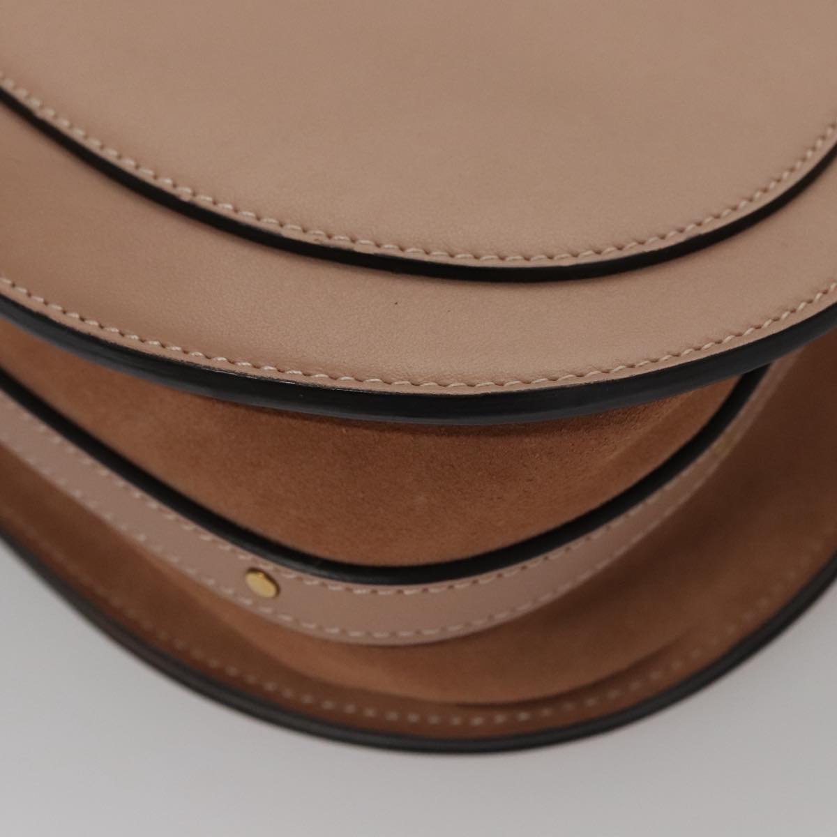 Morvella elegant leather Handbag close-up detail