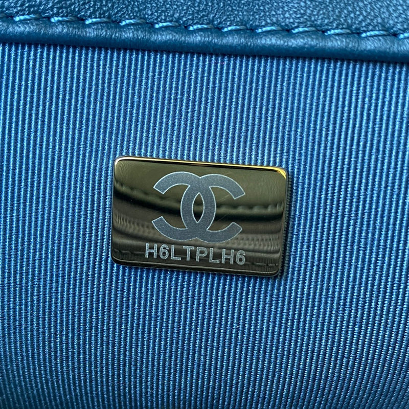  women's handbag, mid design, view 2