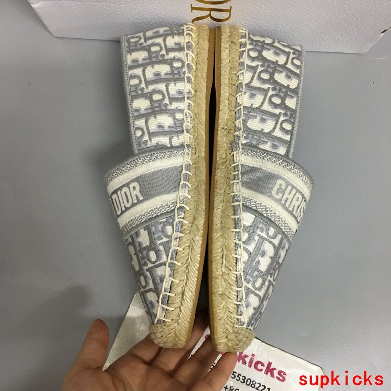 Dior shoes Style 042 - packaging and accessories