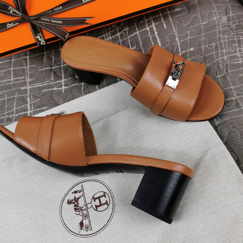 Hermès Camel Crisscross Strap Sandals - Toe Detail View