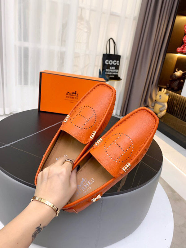 Hermes shoes Style 042 - top view showing design
