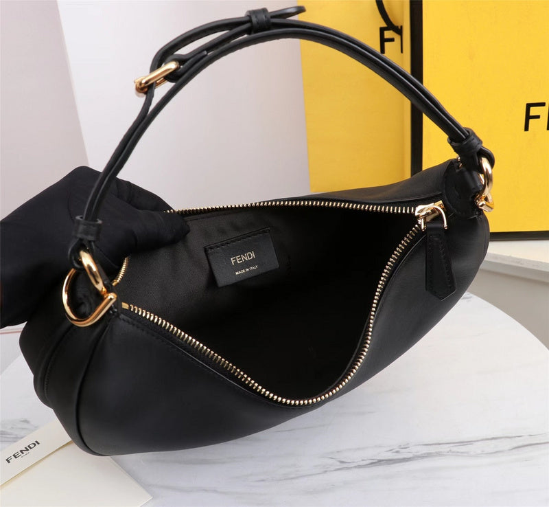 Ziva's Charm handbag – detail view (Standard Size)