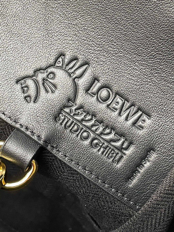 Ziva's Charm handbag – full view (13.5cm*25cm*30cm)