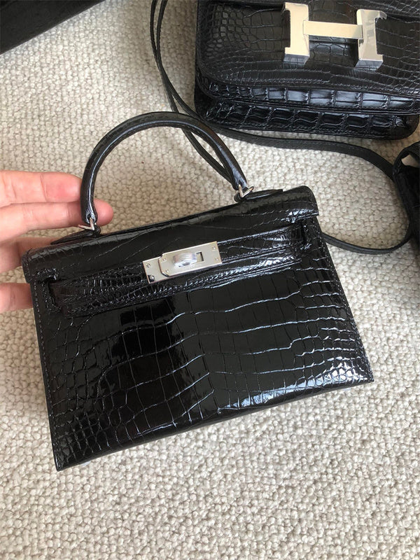  Minimalist satchel front view 25