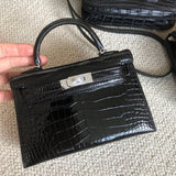  Minimalist satchel front view 25