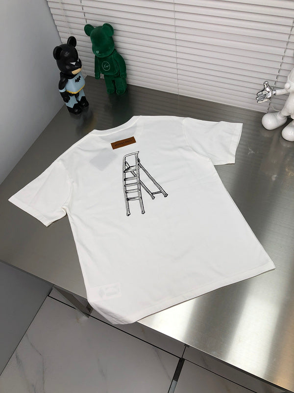 Front view of Louis Vuitton cotton t-shirt with logo-detail design