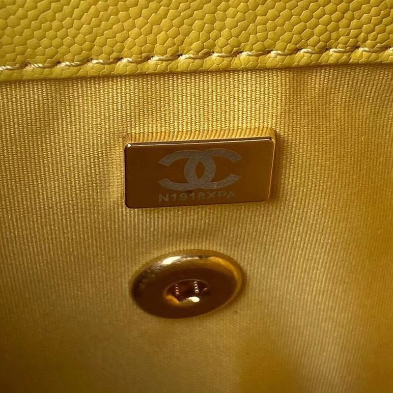 Zivas Charm Understated Luxury Designer Handbag (Elevated Daily Companion) – Angled View