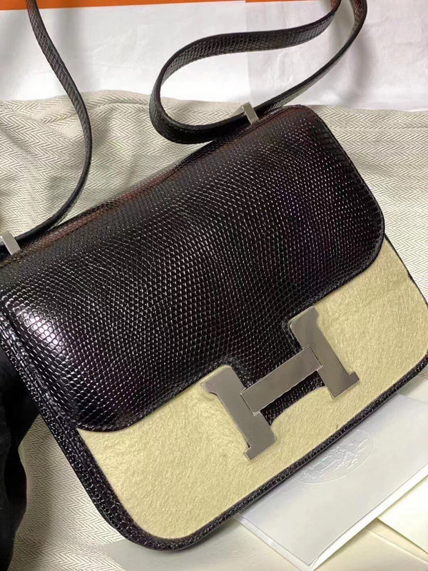  smart crossbody bag styled with outfit 12